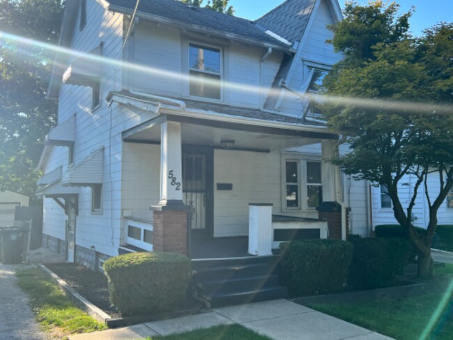 Foto del edificio - 582 Noah Ave