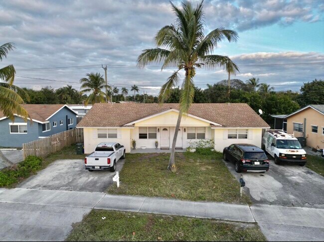 Building Photo - 2834 Dixie Hwy