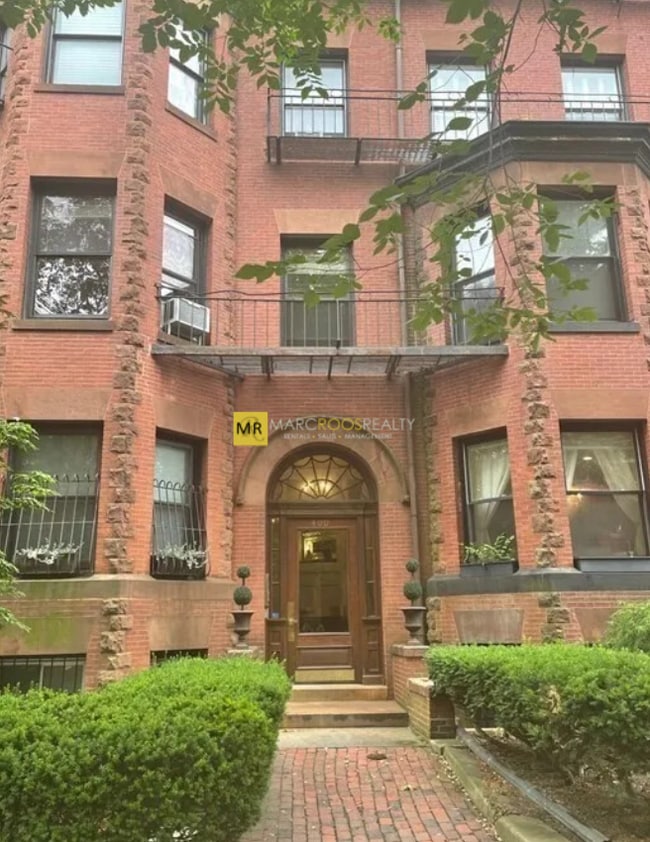 Building Photo - 400 Marlborough St