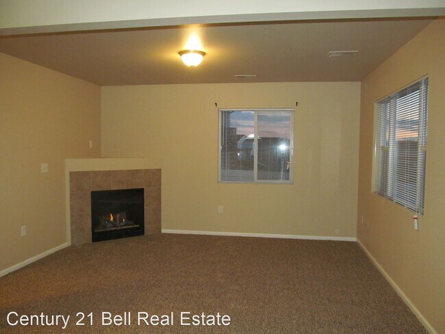 Building Photo - 3 br, 2.5 bath House - 746 West 2nd Street