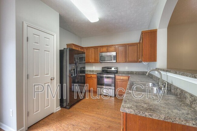 Foto del edificio - 1068 Ashmore Dr