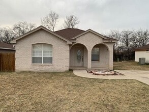 Building Photo - 104 Richard's Court