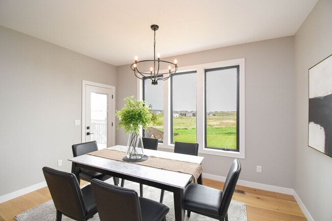 Building Photo - 1520 N Marlowe Ave