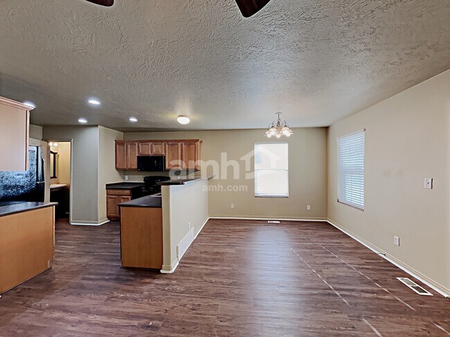 Building Photo - 1805 American Way