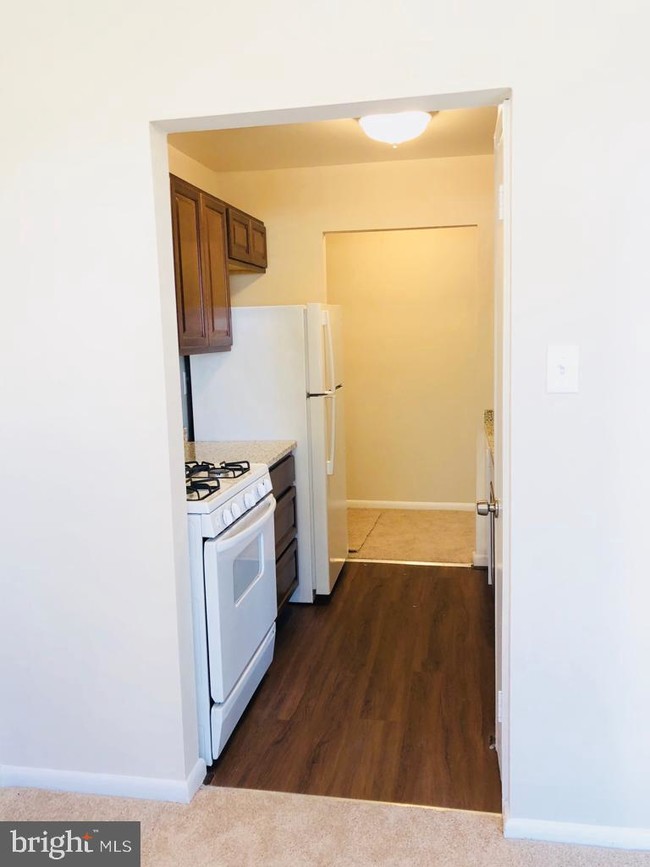 Building Photo - 7094 Spring Garden Dr
