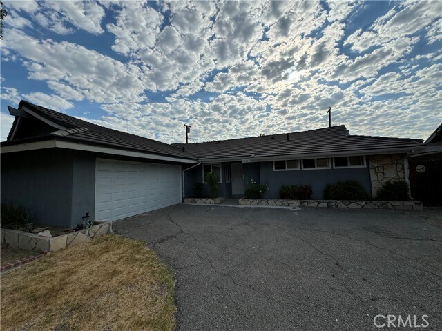 Building Photo - 20644 Collegewood Dr