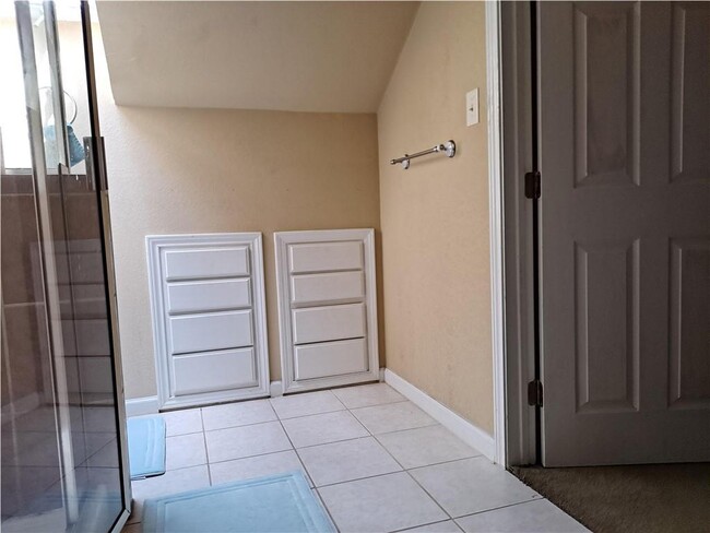 Foto del edificio - 8888 Tallwood Dr