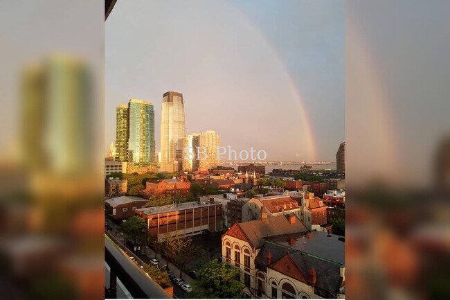 Foto del edificio - 135 Montgomery St