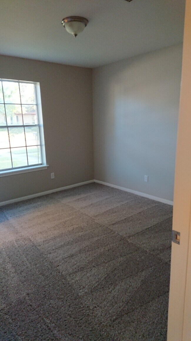 Foto principal - 13726 Woodchester Dr