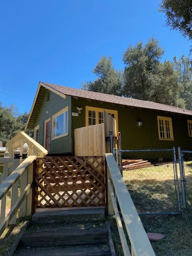 Building Photo - 7475 Pine Valley Rd