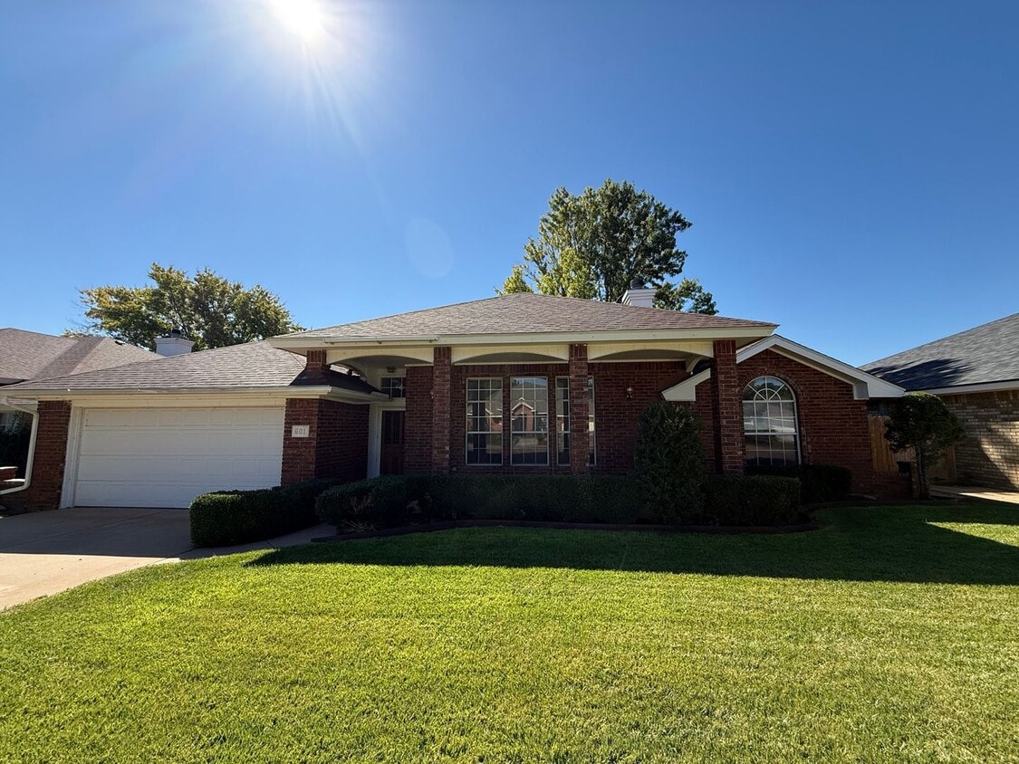 Foto principal - Beautiful 4 Bedroom Home Located in the Zi...