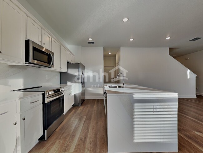 Foto del edificio - 6727 Atlantic Bch Ave