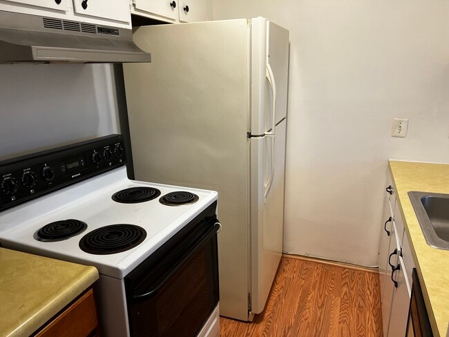 Building Photo - 8709 Candlewood Trl