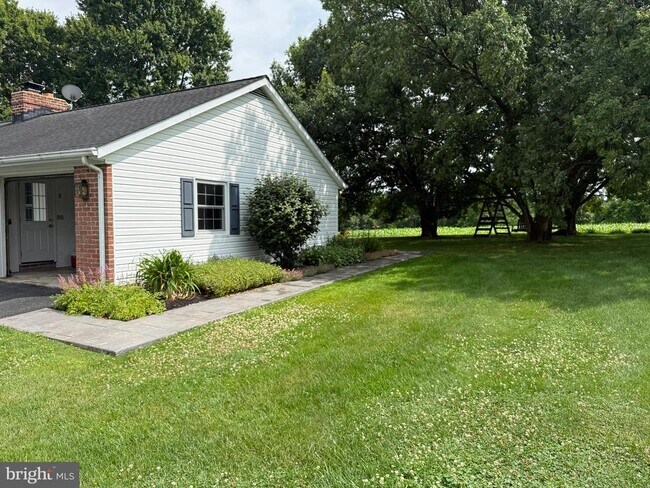 Building Photo - 5293 Roller Rd