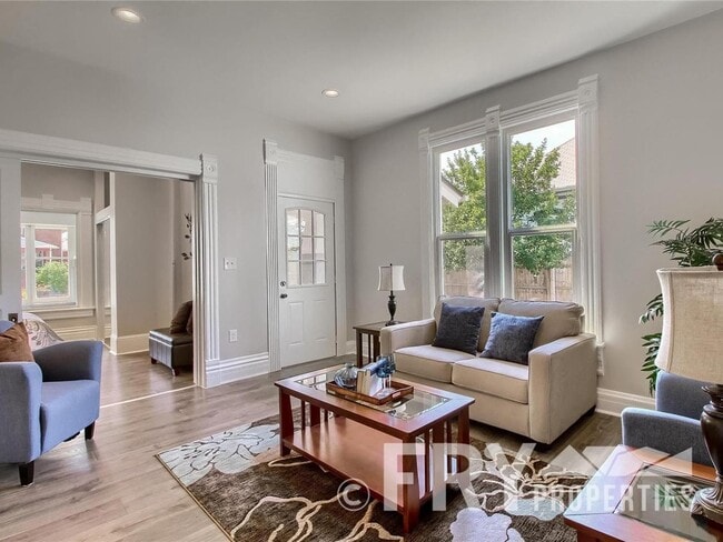 Photo - Fully remodeled 2  bed + office, main floor duplex in South Broadway/West Wash Park! Townhome