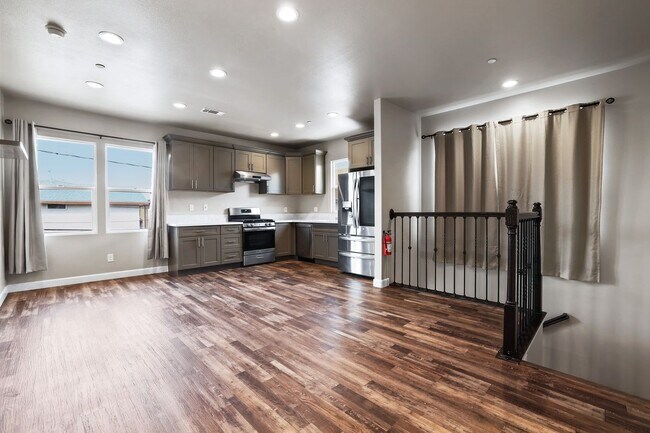 Foto del edificio - 14881 Newland St