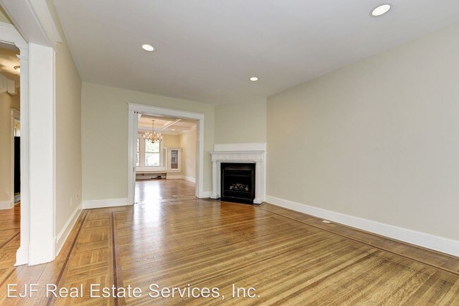 Foto del edificio - 1627 Hobart St NW