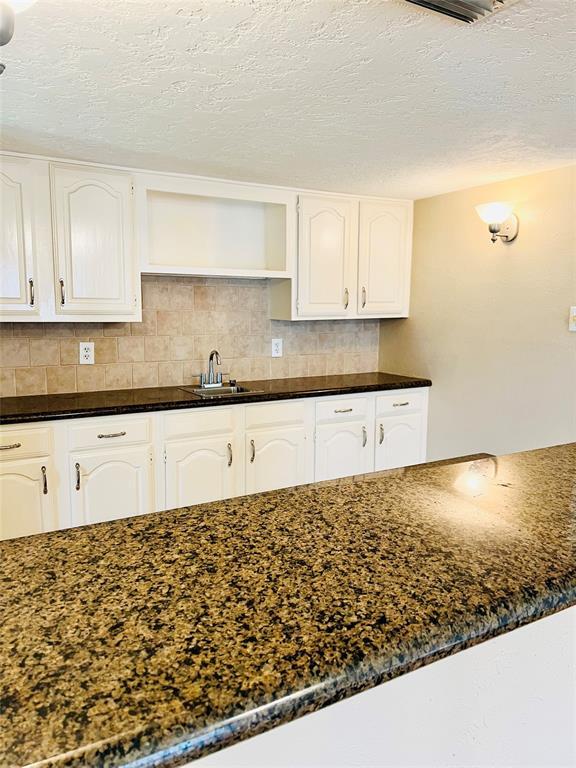Building Photo - 15602 Sierra Valle Dr