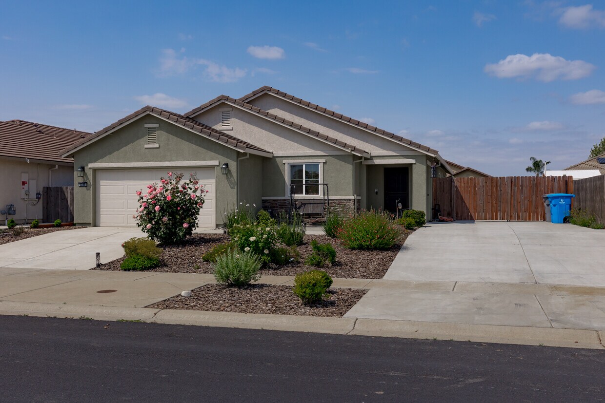 1385 Deerwood St, Plumas Lake, CA 95961 House Rental in Plumas Lake