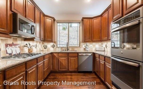 Foto del edificio - 3 br, 3 bath House - 15632 Fay Rd