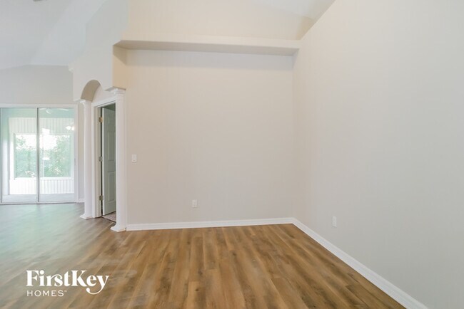 Building Photo - 541 Boxwood Pl