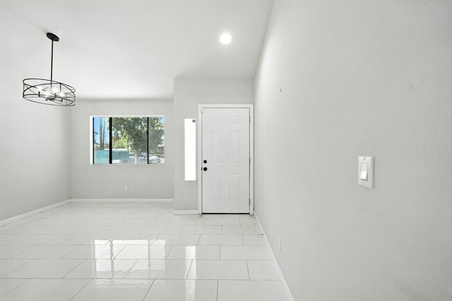 Foto del edificio - 639 E 5th St