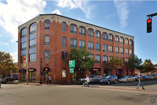 Building Photo - 76 Lafayette St