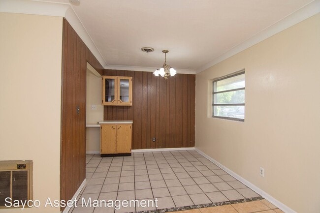 Building Photo - 2 br, 1 bath House - 2505 Oleander Ave