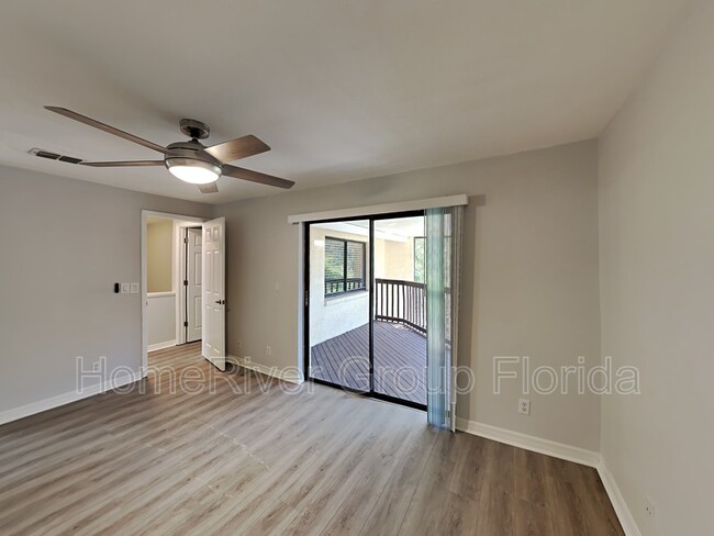 Foto del edificio - 8753 Live Oak Ct