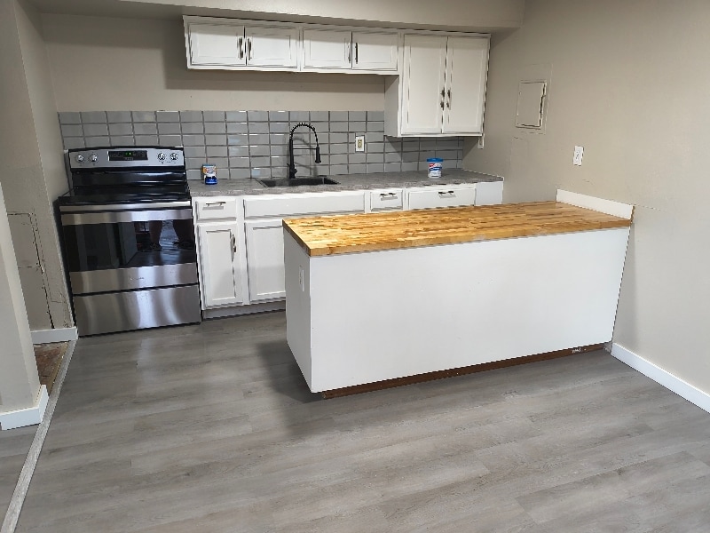 Photo - 9035 SE Division St (Portland, OR)