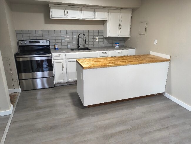 Photo - 9035 SE Division St Apartment