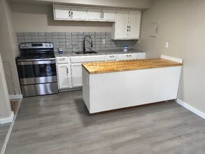 Building Photo - 9035 SE Division St