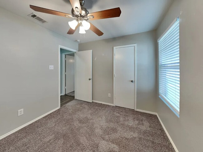 Foto del edificio - 1733 Vineridge Ln