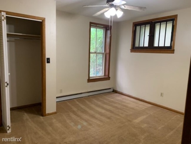 Building Photo - 2 br, 1 bath Apartment - 407 4th St B Unit B