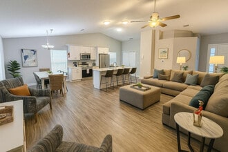 Building Photo - 114 Sunny Oak Trail