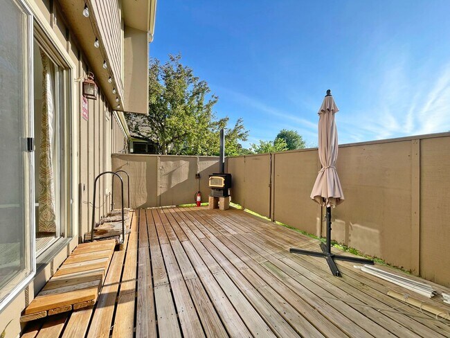 Building Photo - Newly Remodeled Townhome with 2-Car Garage...