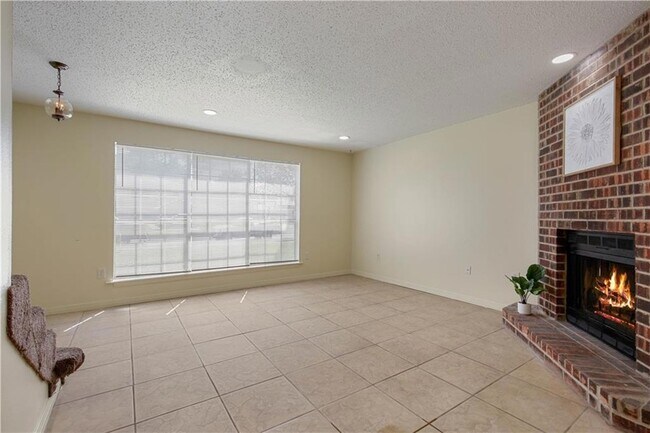 Foto del edificio - 1526 Richmond Dr