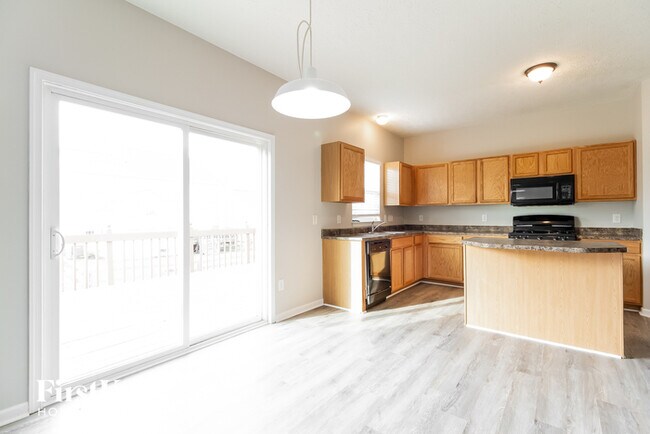 Building Photo - 5591 Shetland Ct