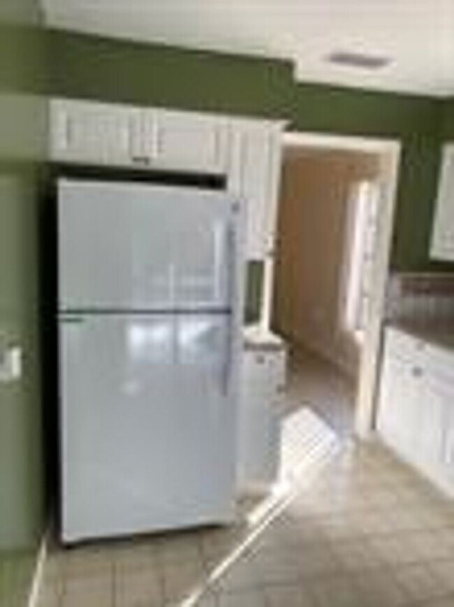 Building Photo - 2 br, 1 bath House - 21306 Stillwater Ave