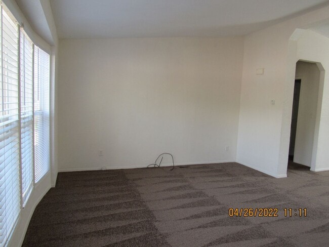 Building Photo - MANUFACTURED SINGLE FAMILY HOME IN NEW CASTLE!!