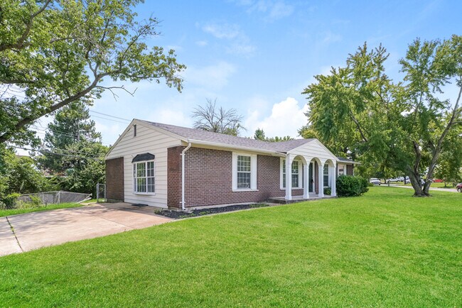 Building Photo - Beautiful 3 Bedroom