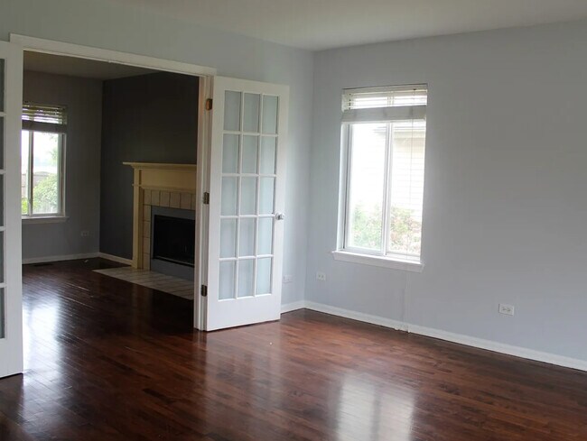 Foto del edificio - 2412 Woodlake Ct