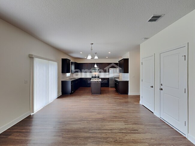 Building Photo - 810 Rocking Chair Lane