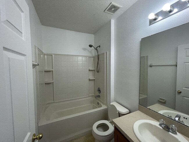 830 Fraser Dr - 4