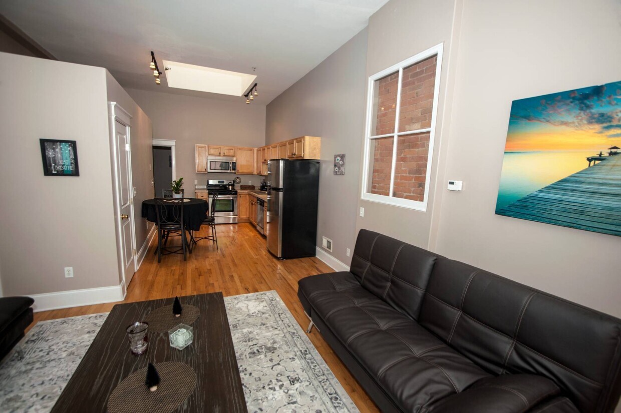 Foto del edificio - 317 W Fayette St