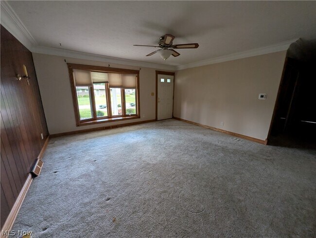Foto del edificio - 2543 Burlingham Dr