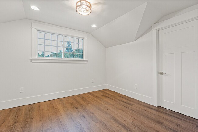 Photo - 1001 N 49th St Apartment