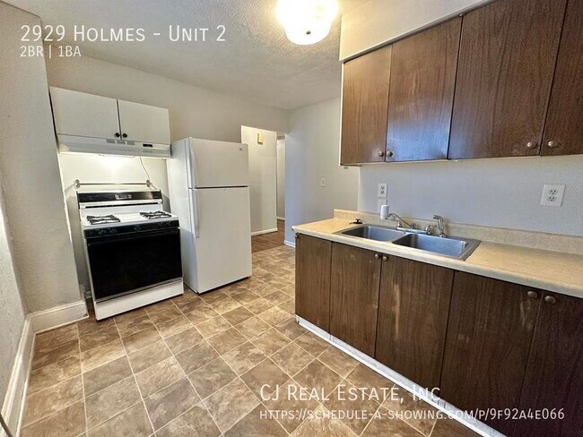 Building Photo - 2929 Holmes-Unit 2
