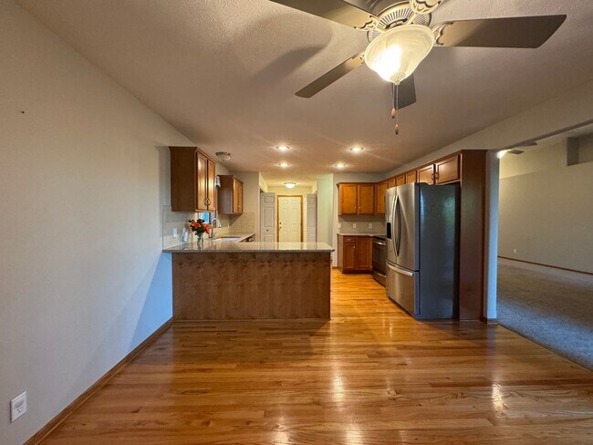 Building Photo - Large Ranch For Rent Omaha