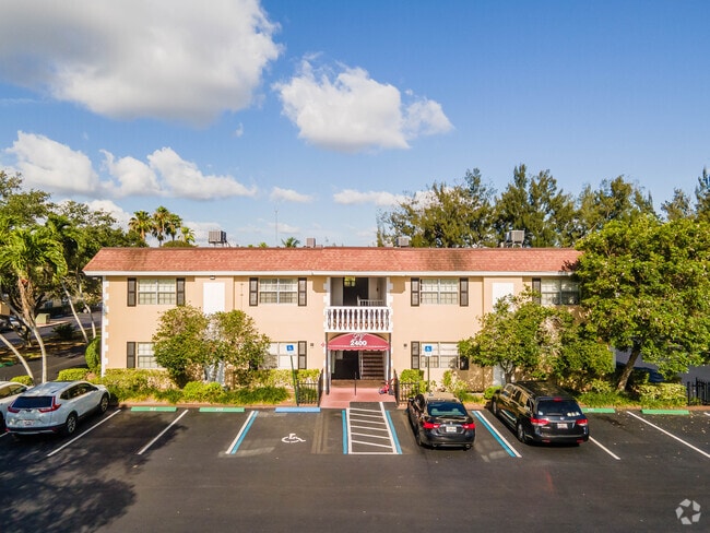 Building Photo - Lake Villa Apartments